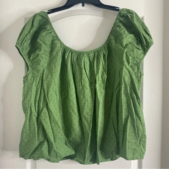 NWT Universal Thread large green blouse from Target. - Picture 5 of 8